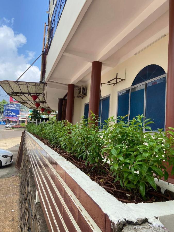 Hung Vuong Hotel Pleiku Exterior photo